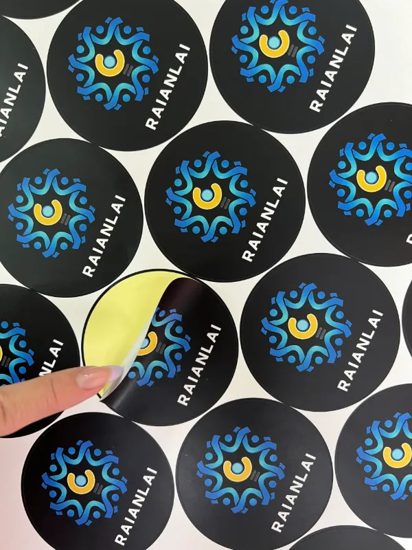 mau thiet ke in an decal gia re tphcm (2)